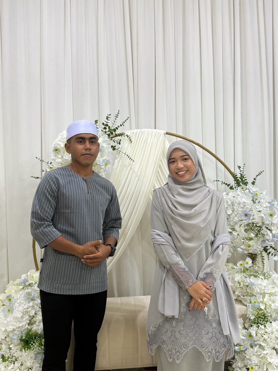 Athif dan Athirah di pelamin pertunangan